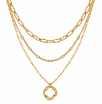 Collar Atera dorado sobre fondo blanco