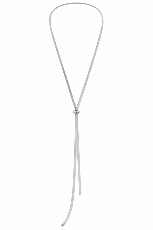 Collar Luna plateado ajustable sobre fondo blanco