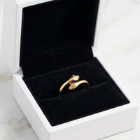 Anillo abrazo eterno dorado