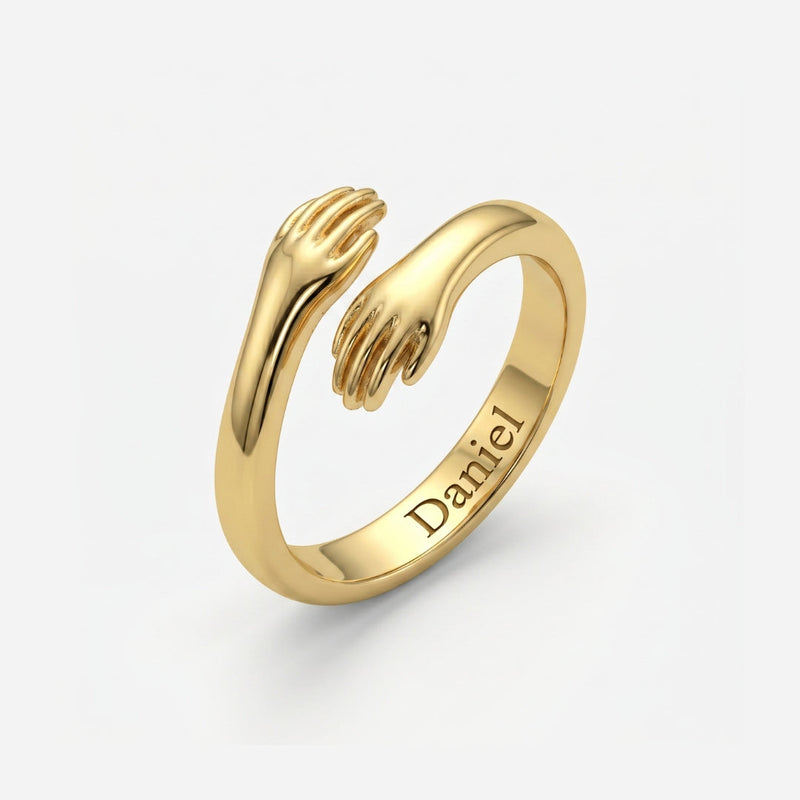 Anillo abrazo eterno dorado con grabado personalizado